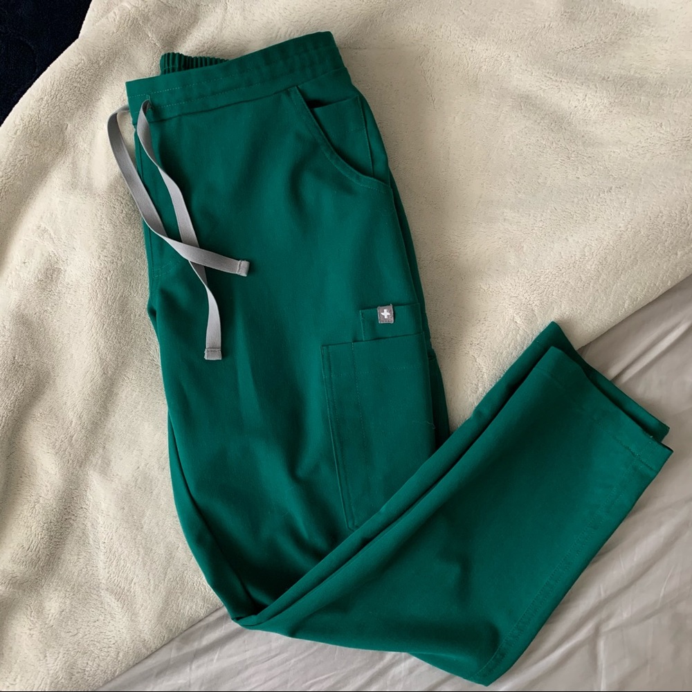 XS FIGS Hunter Green Yola Skinny Scrub Pants (Petite)
